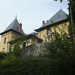 Chateau Du Donjon 3*