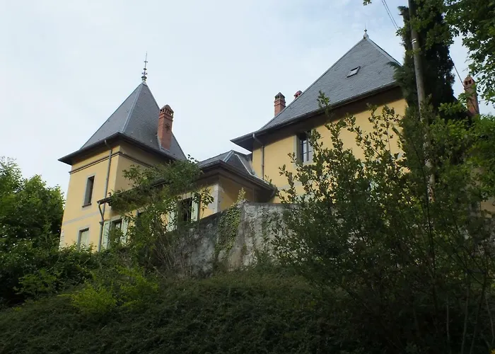Chateau Du Donjon 3*